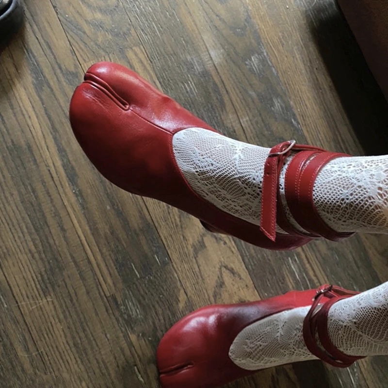 Vintage Fashion In 2026 - 2026 Vintage Spring Fashion Split Toe