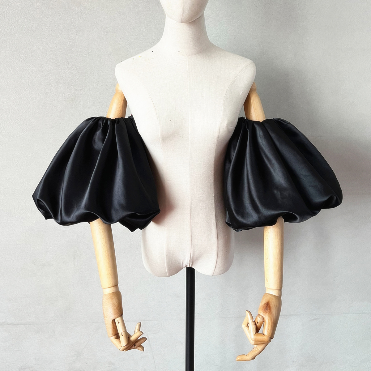 Women's Elegant Designer Puff  - đánh giá và giá Vintage Fashion Photography