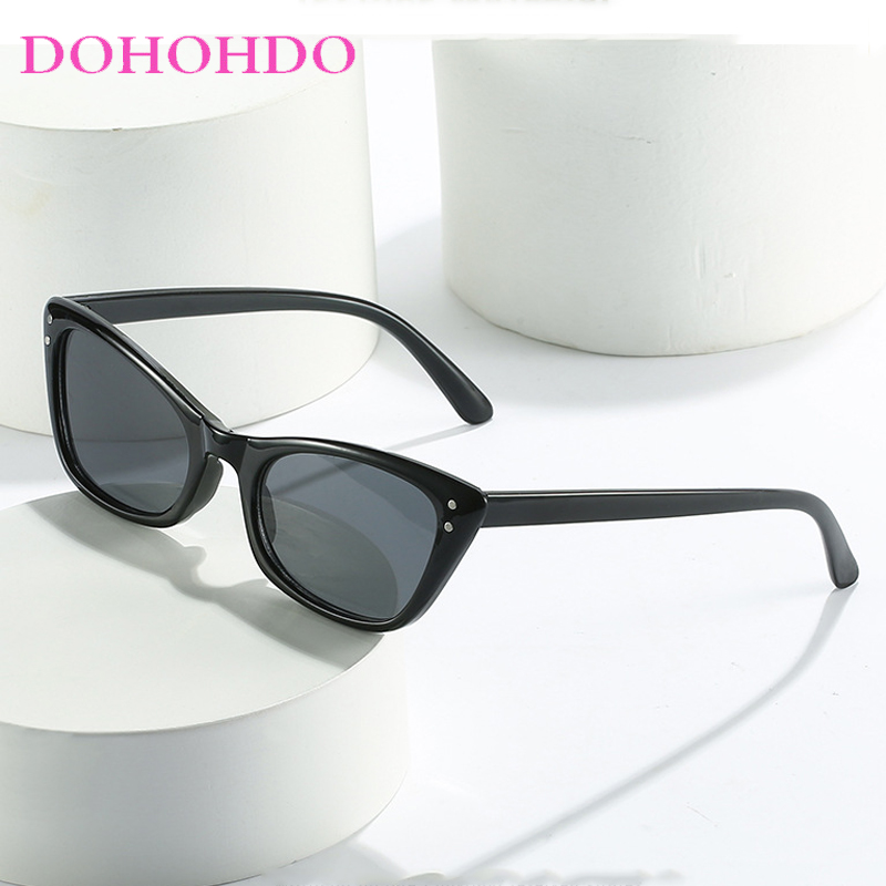 Vintage Small Cat Eye Sunglass - đánh giá và giá Vintage Fashion Photography