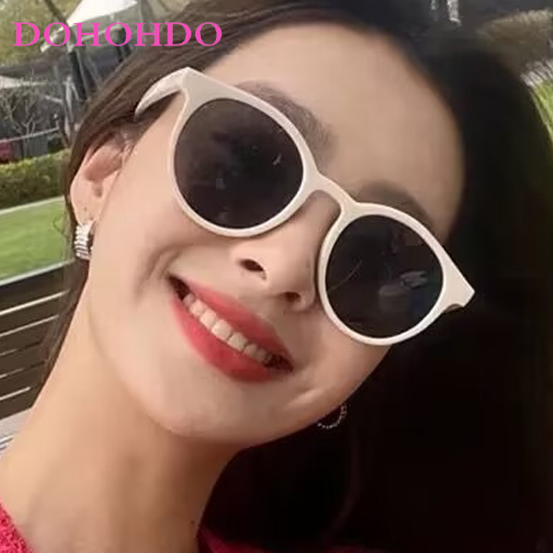 Vintage Classic Oval Sunglasse - đánh giá và giá Vintage Fashion Photography